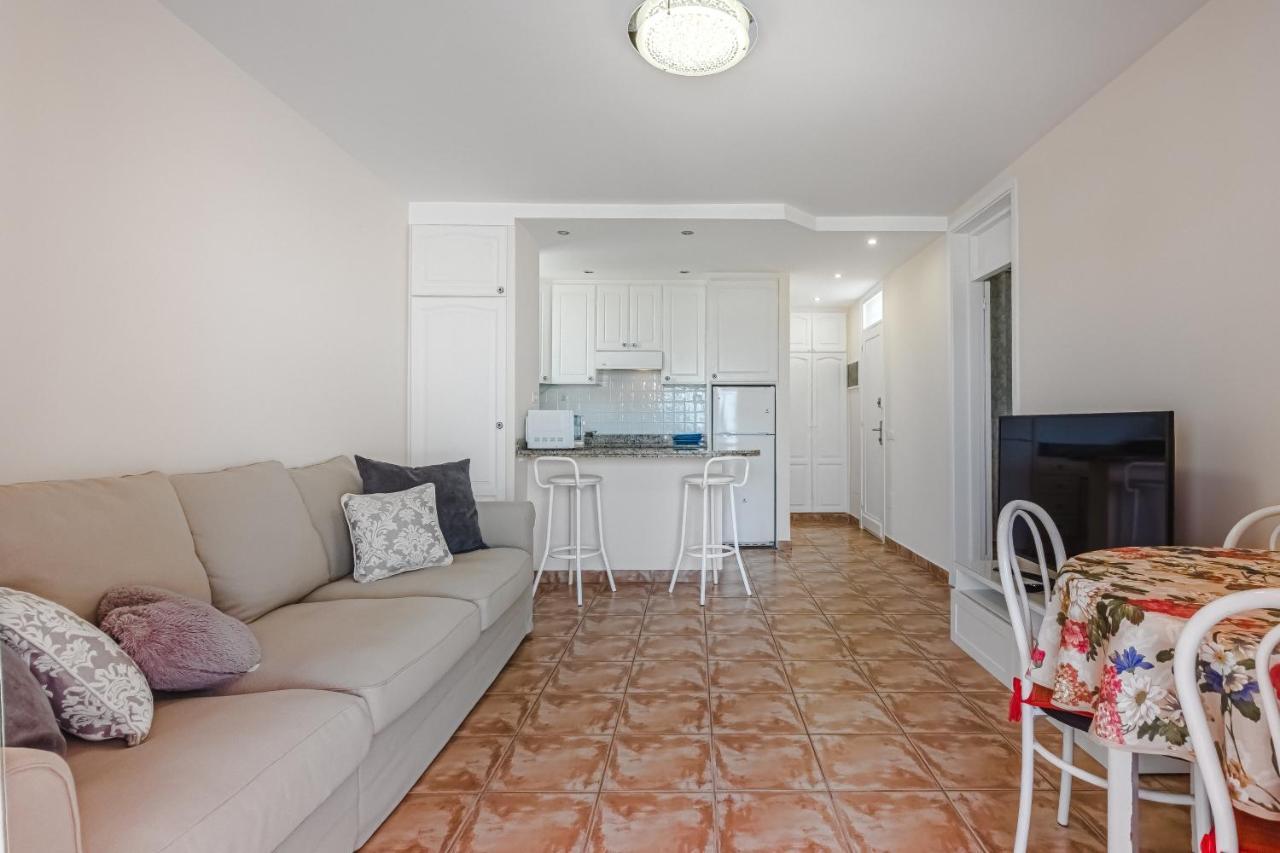Apartment Apart America - 150 Meters From The Beach, Free Wi-Fi Arona  Esterno foto