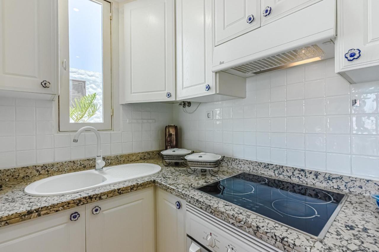 Apartment Apart America - 150 Meters From The Beach, Free Wi-Fi Arona  Esterno foto