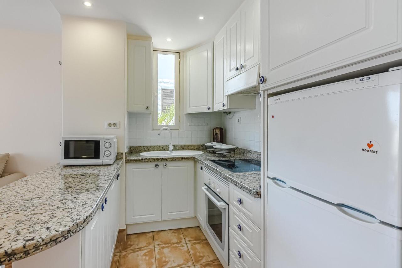 Apartment Apart America - 150 Meters From The Beach, Free Wi-Fi Arona  Esterno foto