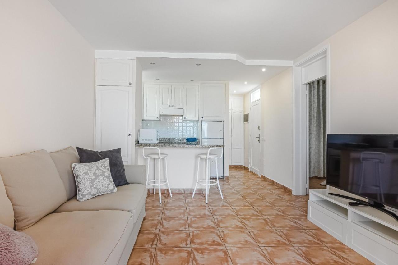 Apartment Apart America - 150 Meters From The Beach, Free Wi-Fi Arona  Esterno foto