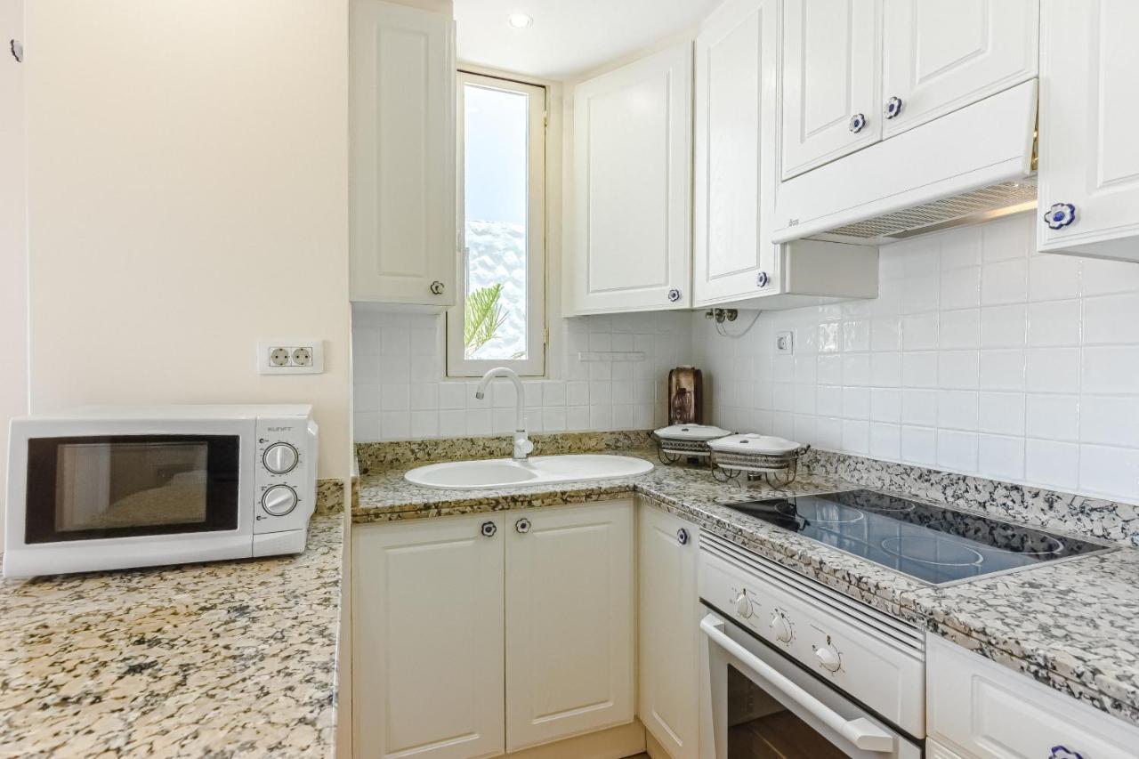 Apartment Apart America - 150 Meters From The Beach, Free Wi-Fi Arona  Esterno foto