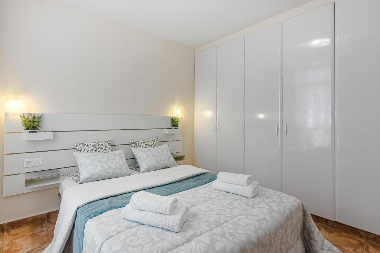 Apartment Apart America - 150 Meters From The Beach, Free Wi-Fi Arona  Esterno foto